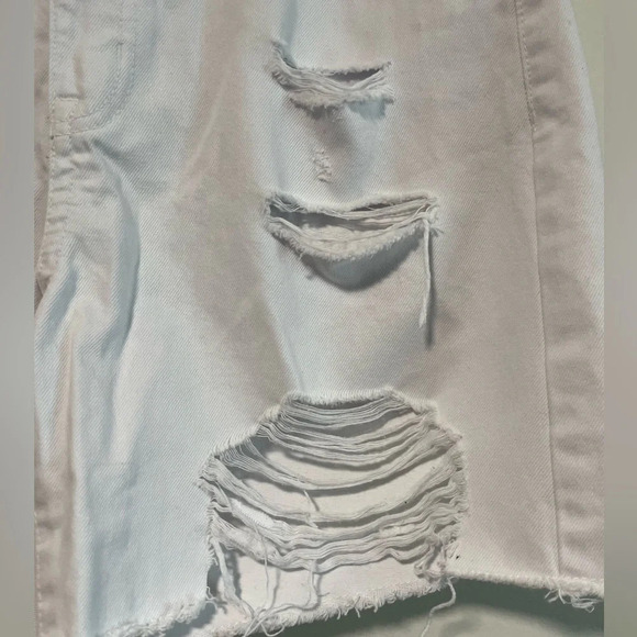 Aeropostale 90’s Baggy Short Distressed White Denim Shorts Size 8 - Picture 2 of 11